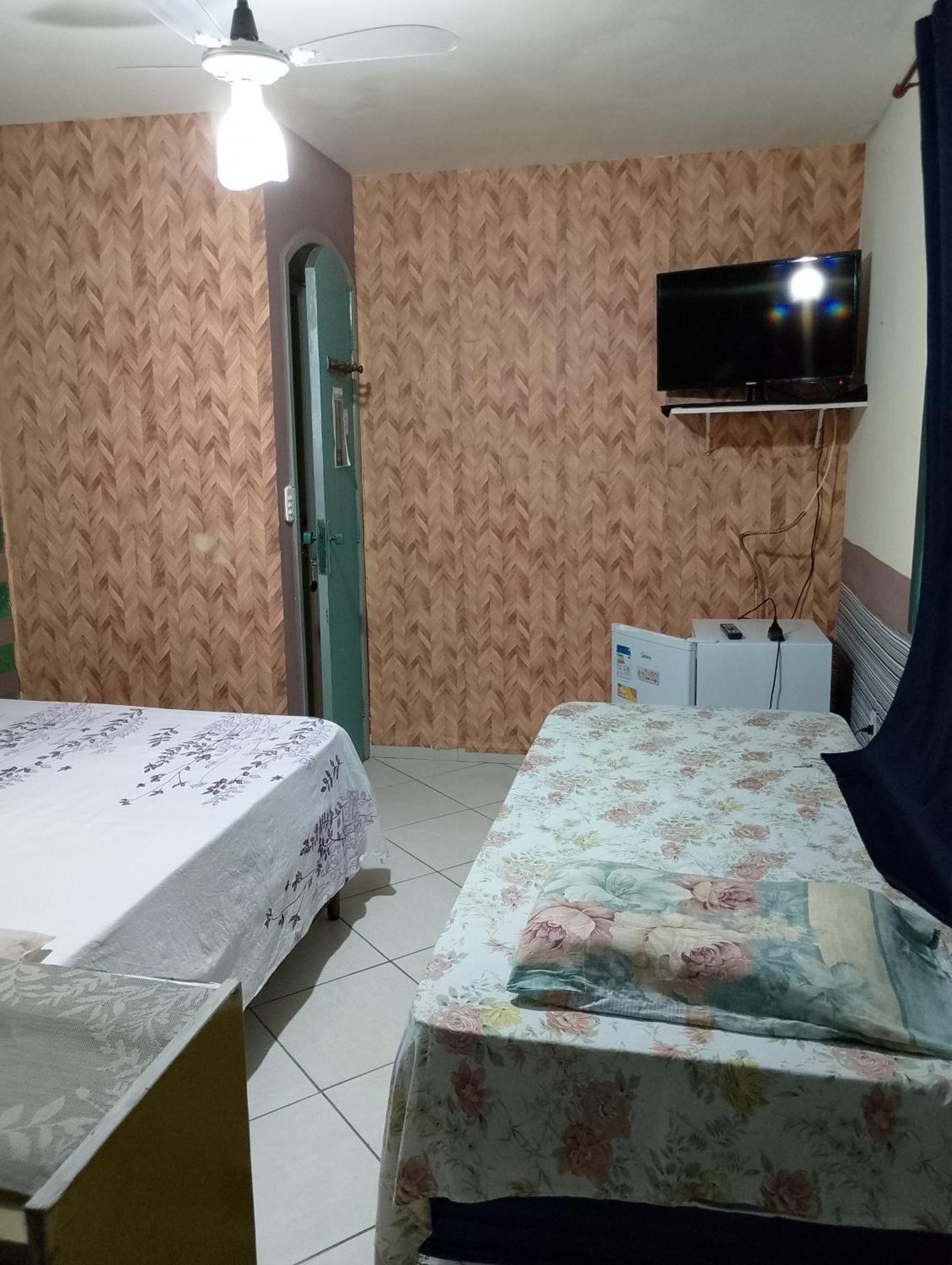 Pousada Dos Mestres Cabo Frio Esterno foto